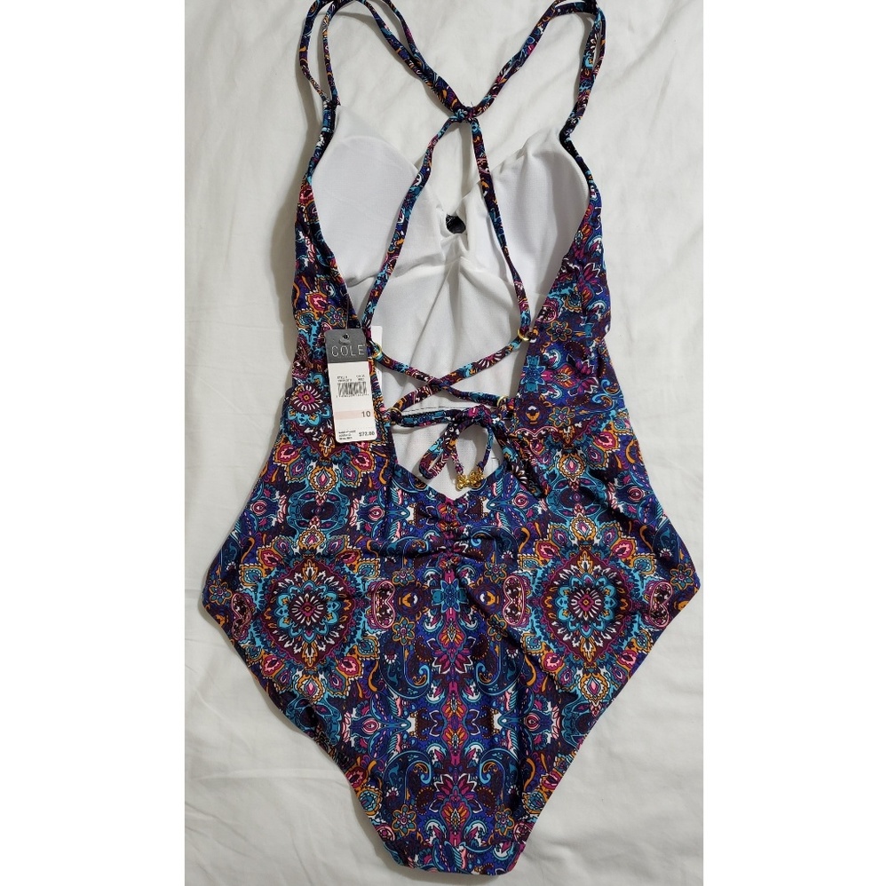Swimsuit - Picture 3 of 6